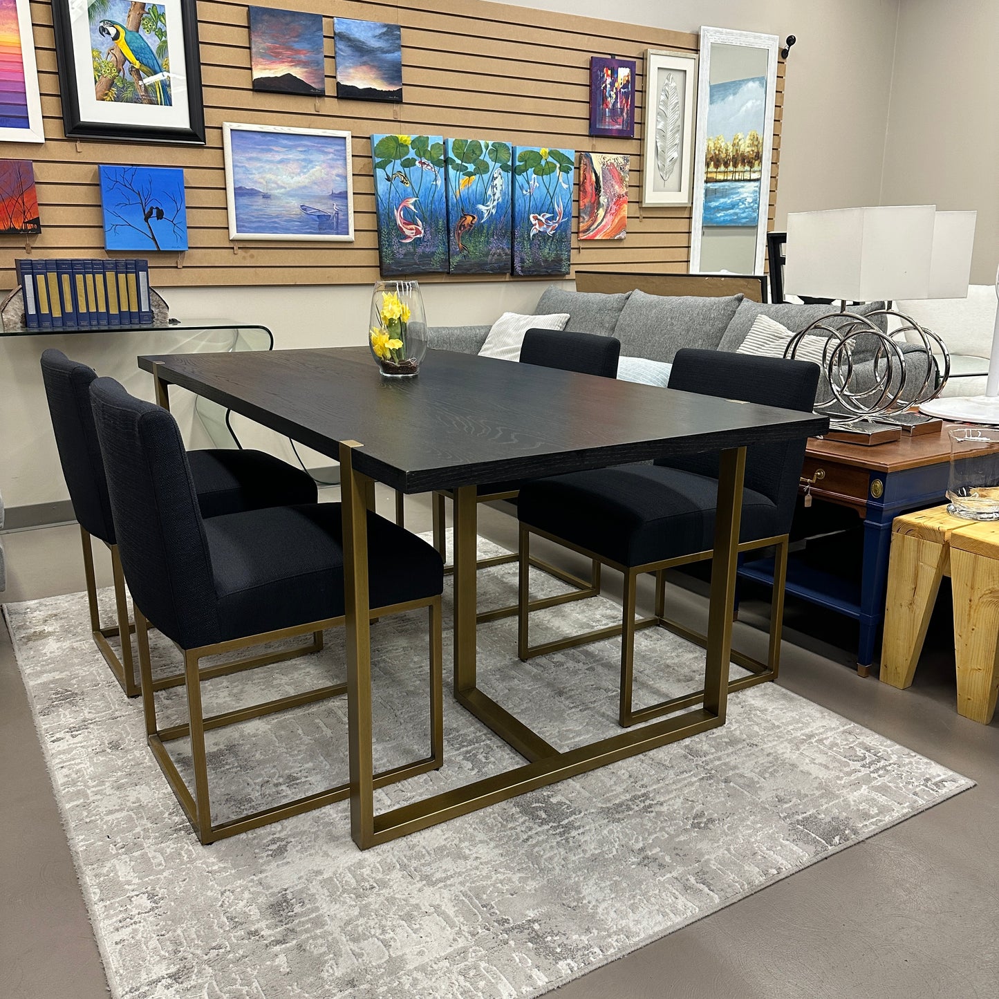Article Oscuro Dining Set