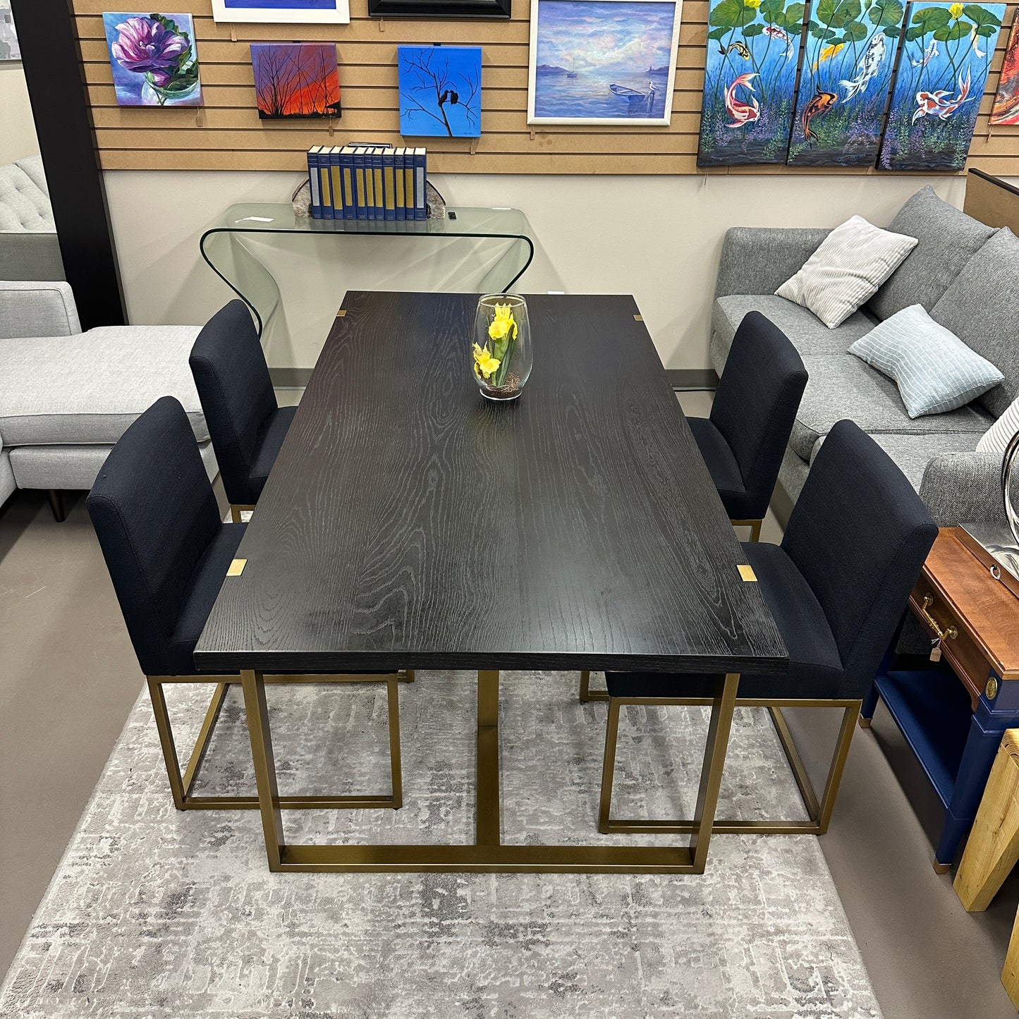Article Oscuro Dining Set