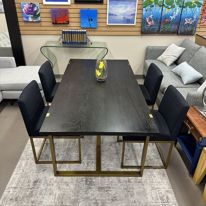 Article Oscuro Dining Set