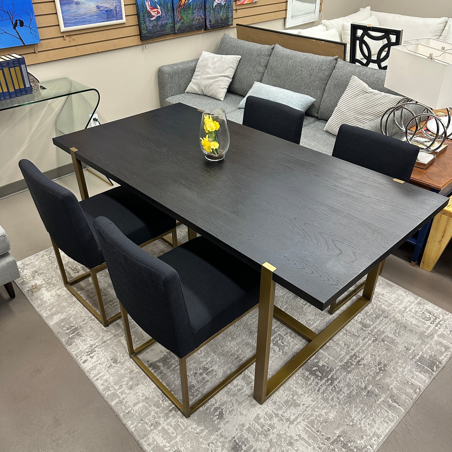 Article Oscuro Dining Set