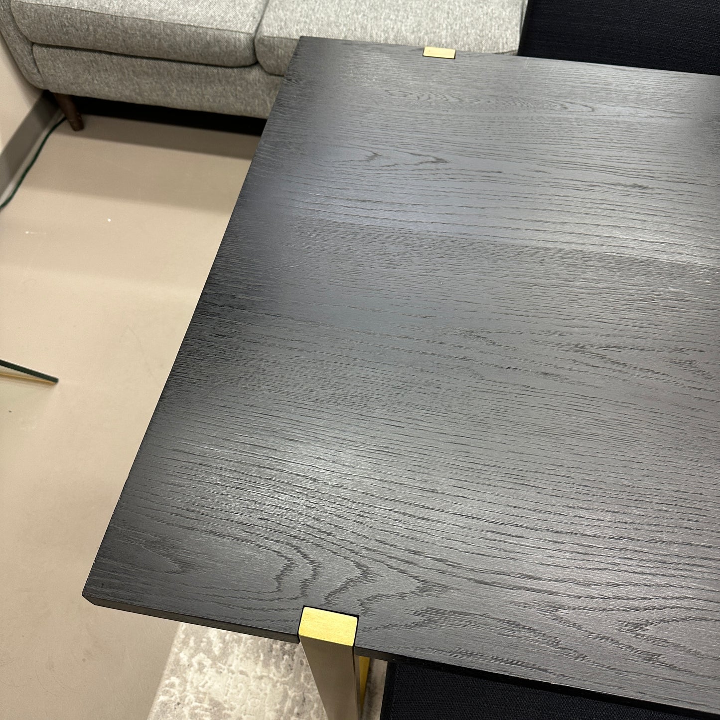 Article Oscuro Dining Set
