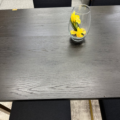 Article Oscuro Dining Set