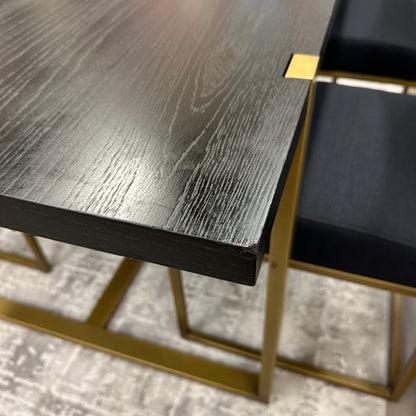 Article Oscuro Dining Set