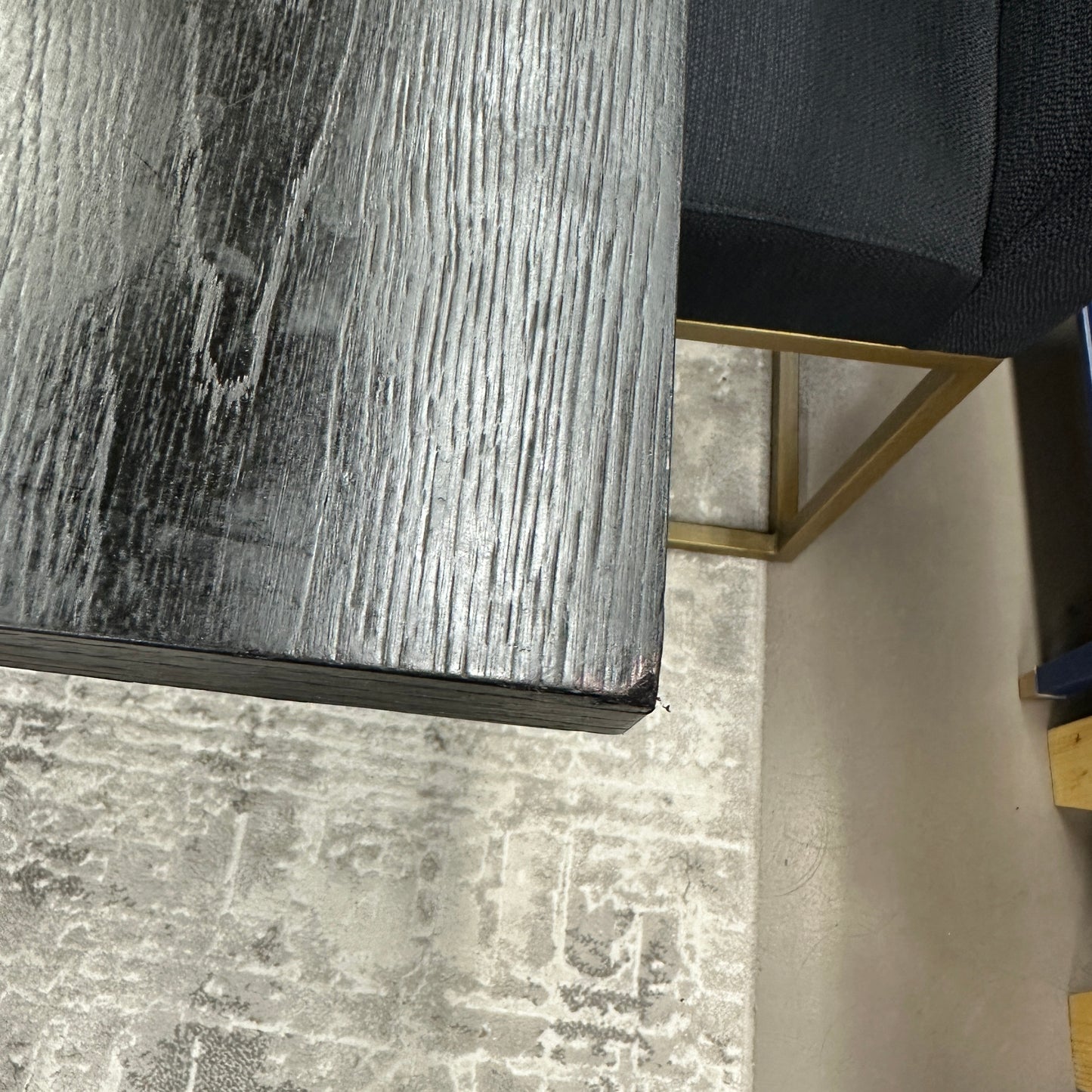 Article Oscuro Dining Set