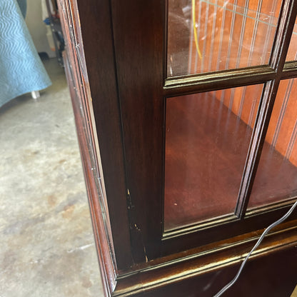 Lane Furniture Sliding Door Display Cabinet