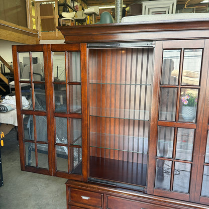 Lane Furniture Sliding Door Display Cabinet