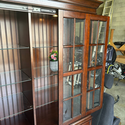 Lane Furniture Sliding Door Display Cabinet