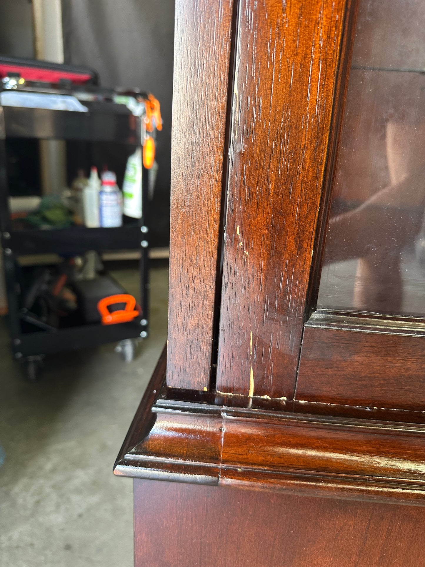 Lane Furniture Sliding Door Display Cabinet