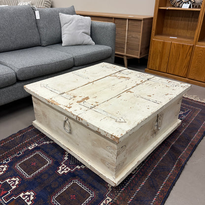 White Shabby Chic Wood Coffee Table