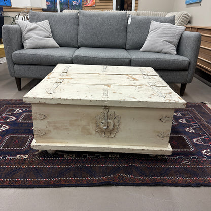 White Shabby Chic Wood Coffee Table