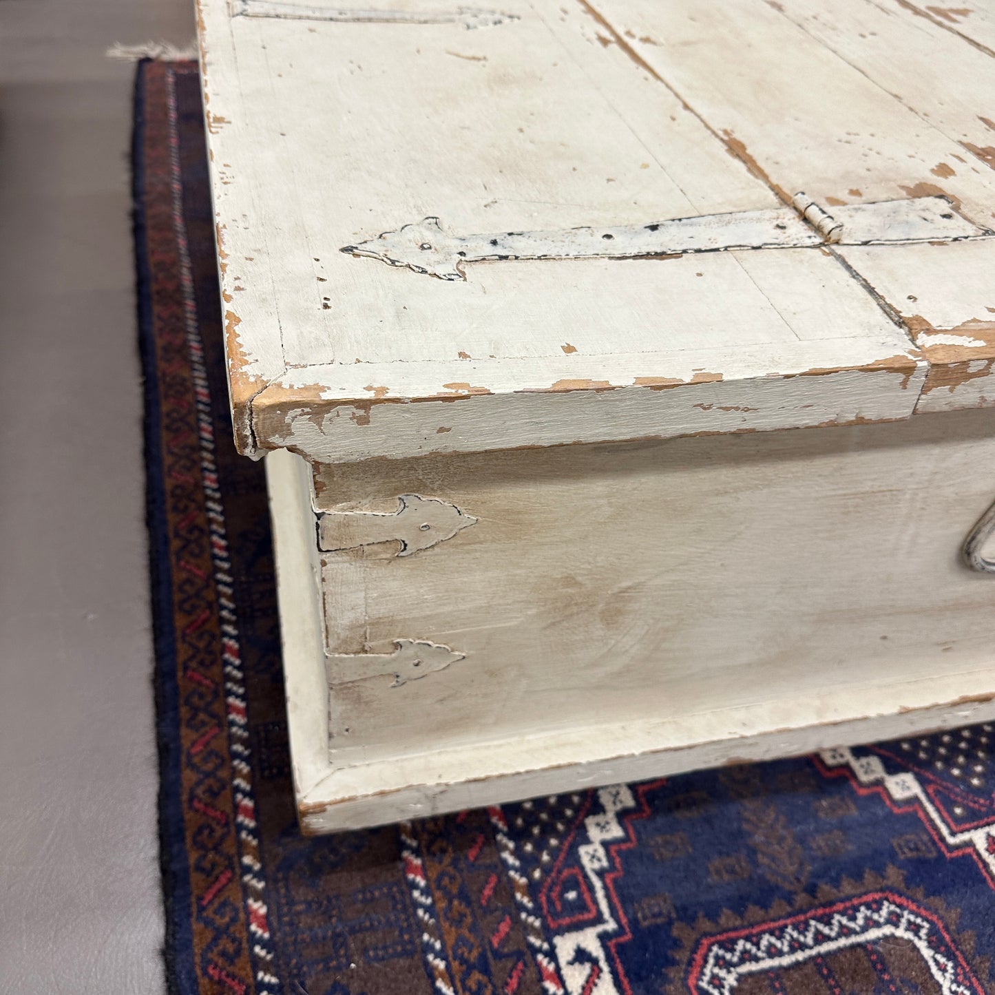 White Shabby Chic Wood Coffee Table