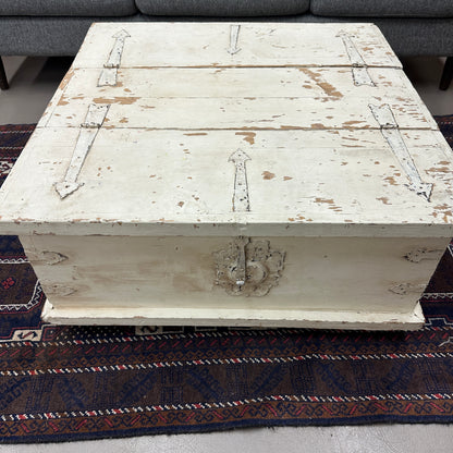 White Shabby Chic Wood Coffee Table