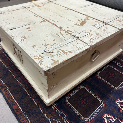 White Shabby Chic Wood Coffee Table