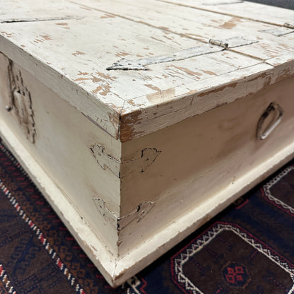 White Shabby Chic Wood Coffee Table