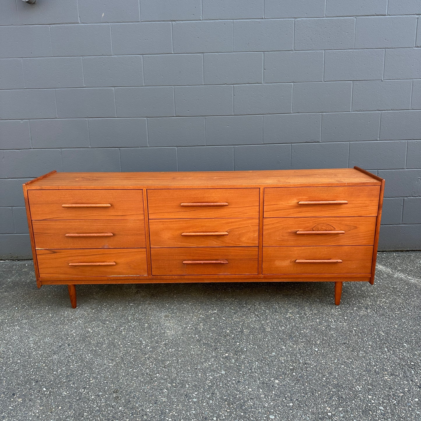 Mid-Century Modern Teak 9 Drawers Dresser