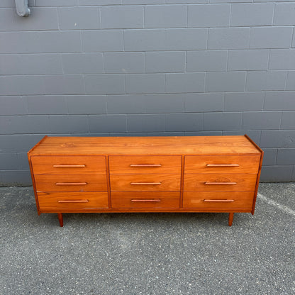 Mid-Century Modern Teak 9 Drawers Dresser