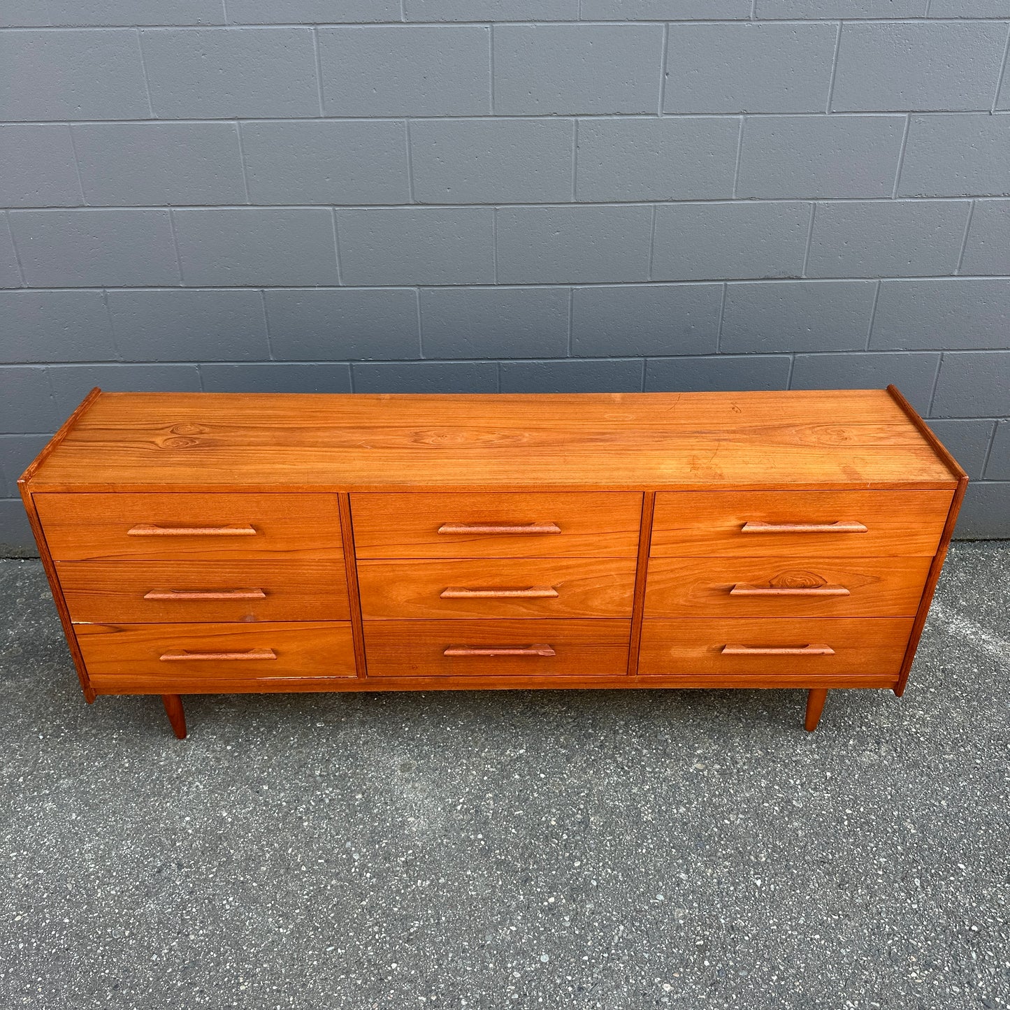 Mid-Century Modern Teak 9 Drawers Dresser