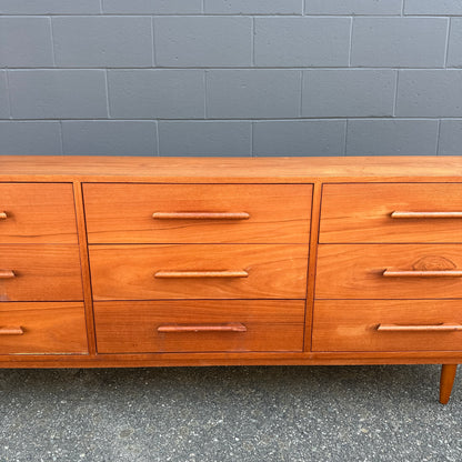 Mid-Century Modern Teak 9 Drawers Dresser