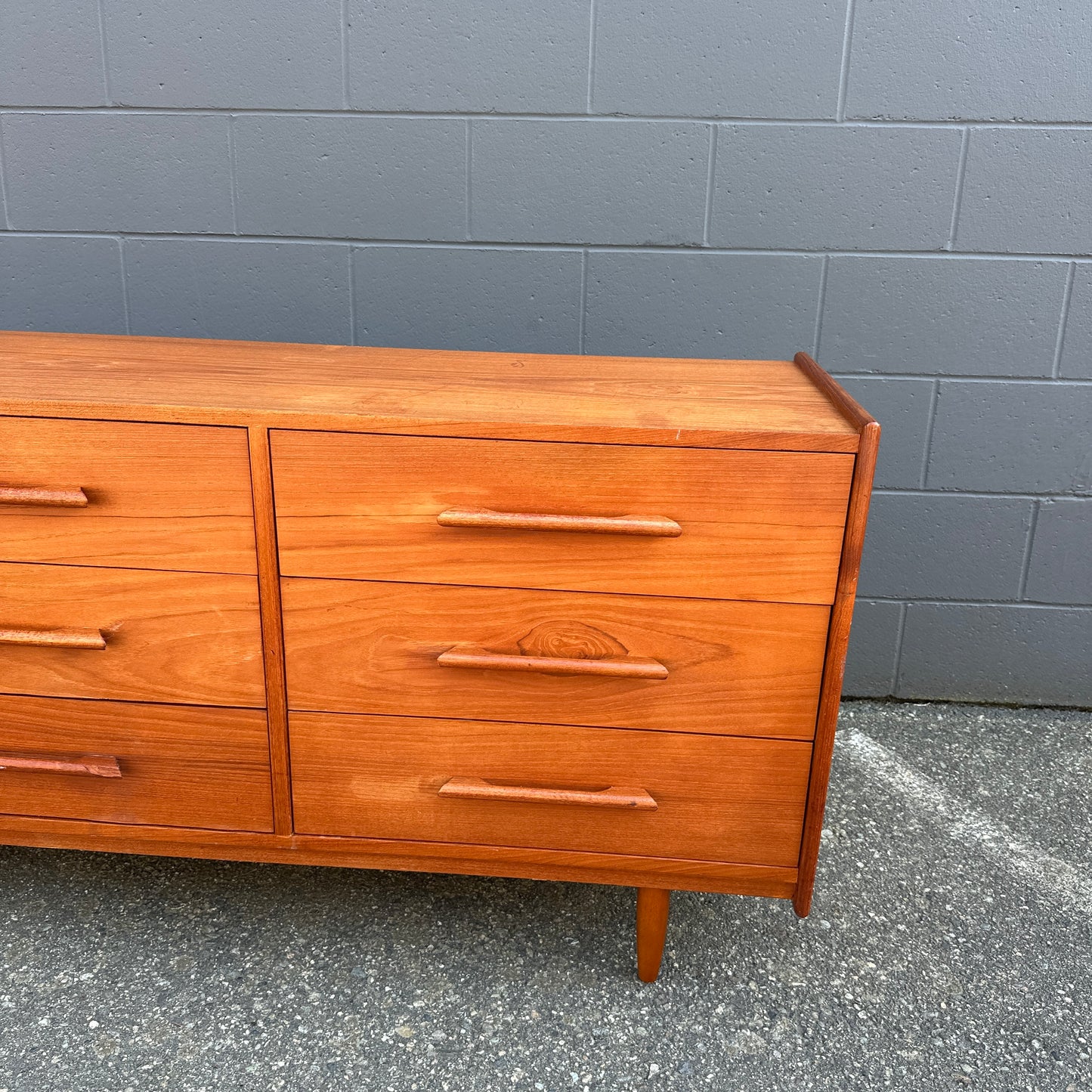 Mid-Century Modern Teak 9 Drawers Dresser