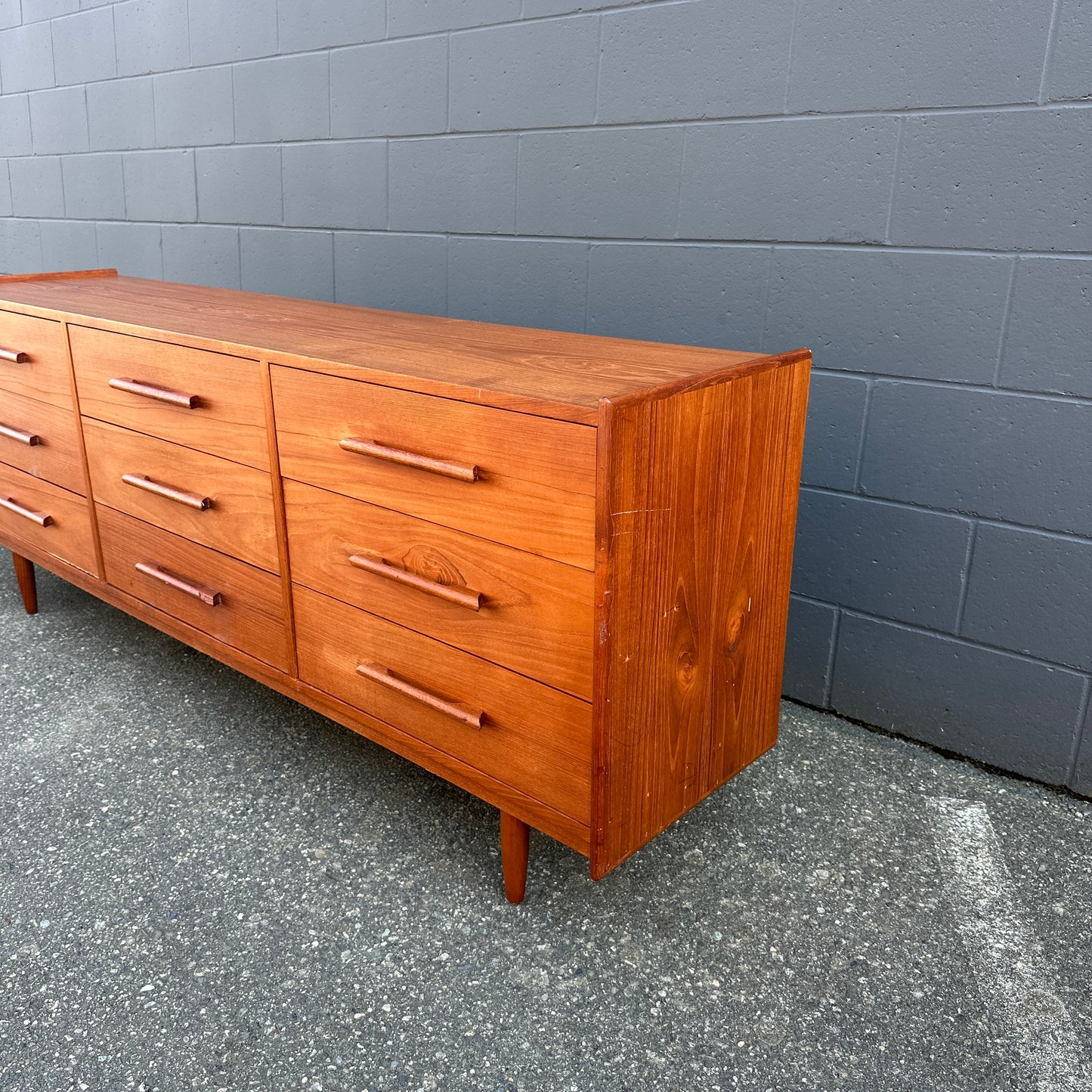 Mid-Century Modern Teak 9 Drawers Dresser
