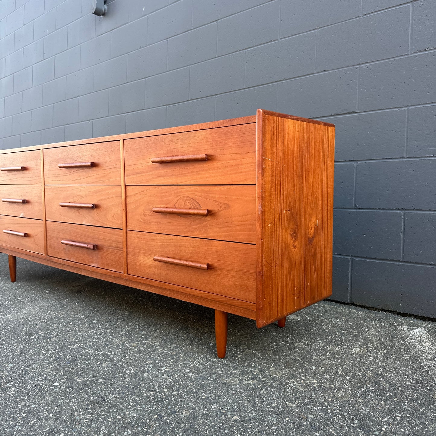 Mid-Century Modern Teak 9 Drawers Dresser
