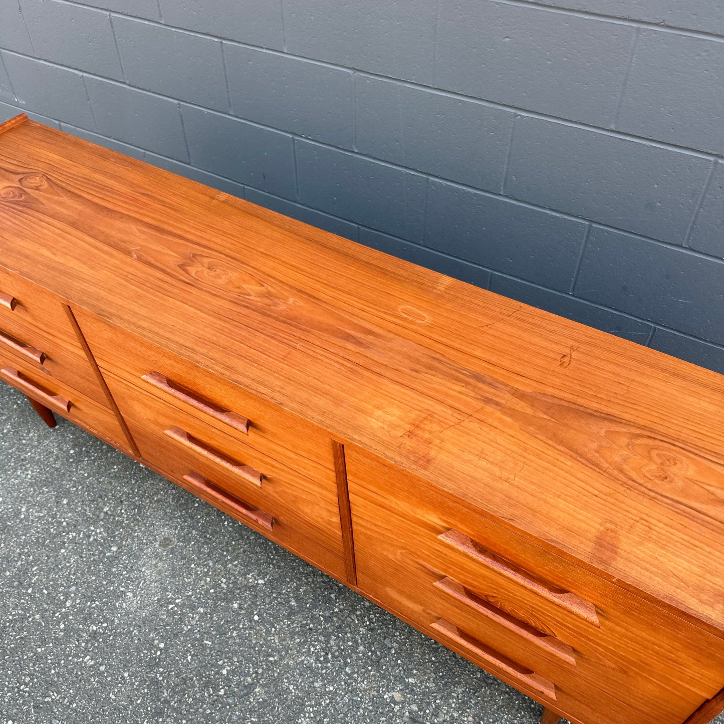 Mid-Century Modern Teak 9 Drawers Dresser