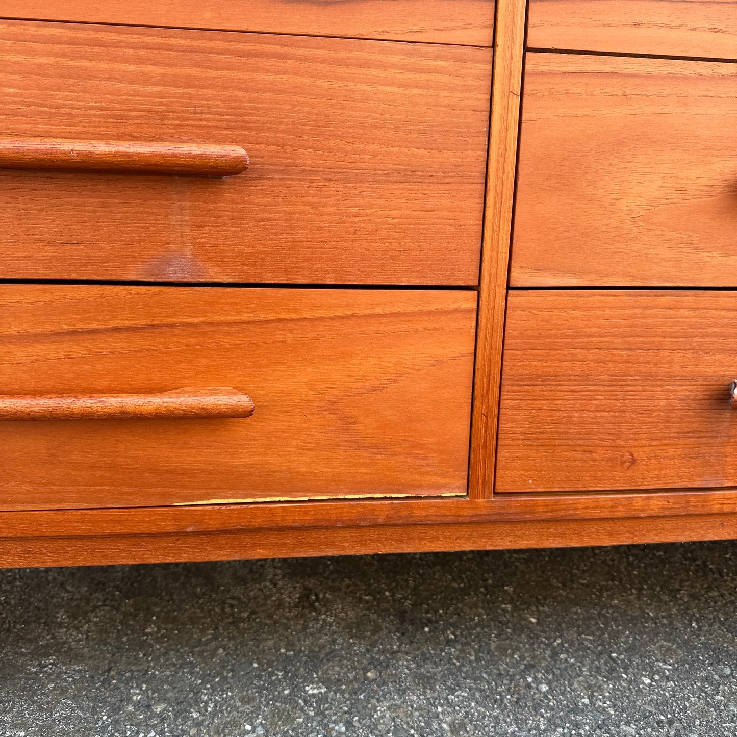 Mid-Century Modern Teak 9 Drawers Dresser