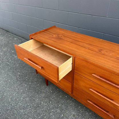 Mid-Century Modern Teak 9 Drawers Dresser