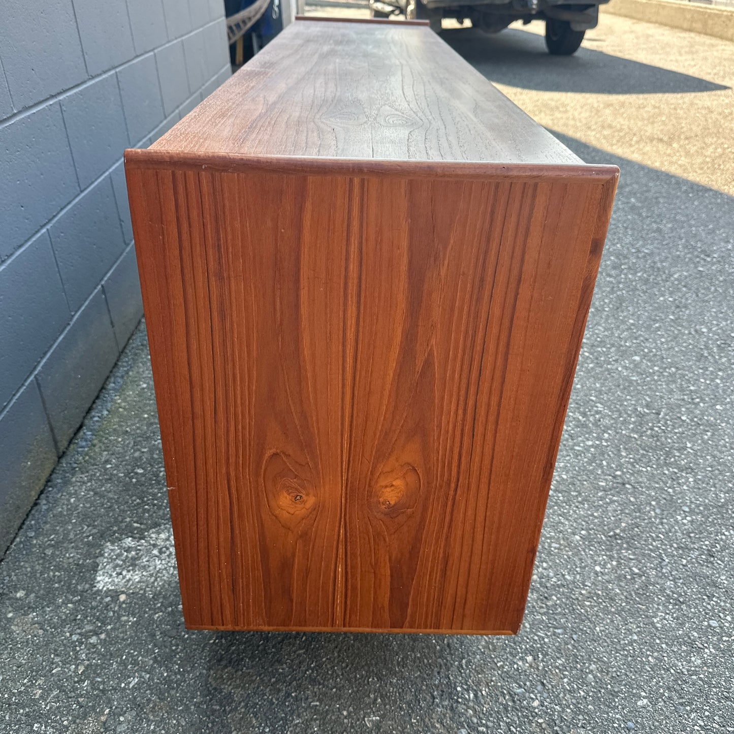 Mid-Century Modern Teak 9 Drawers Dresser