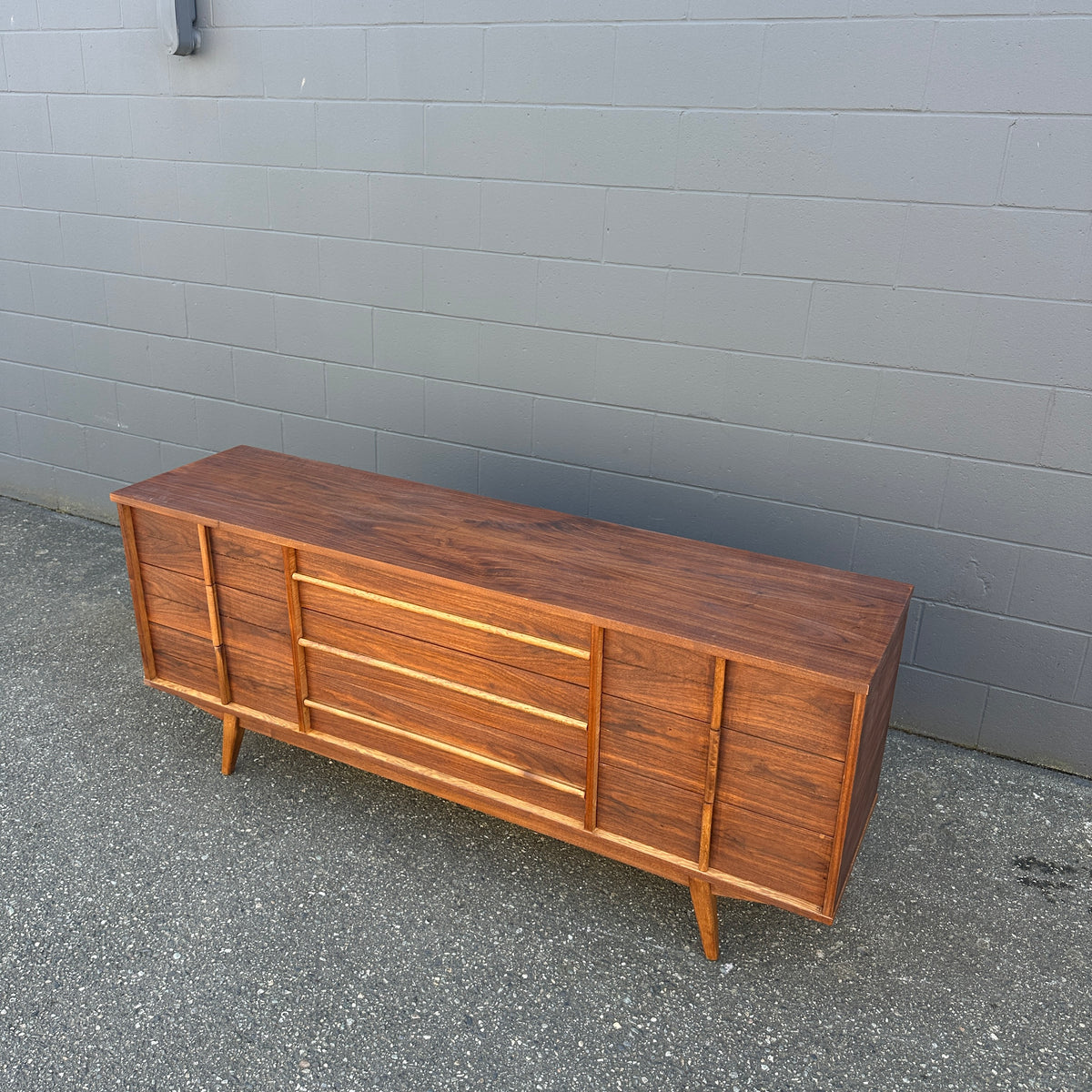 Mid-Century Walnut Nine Drawers Credenza