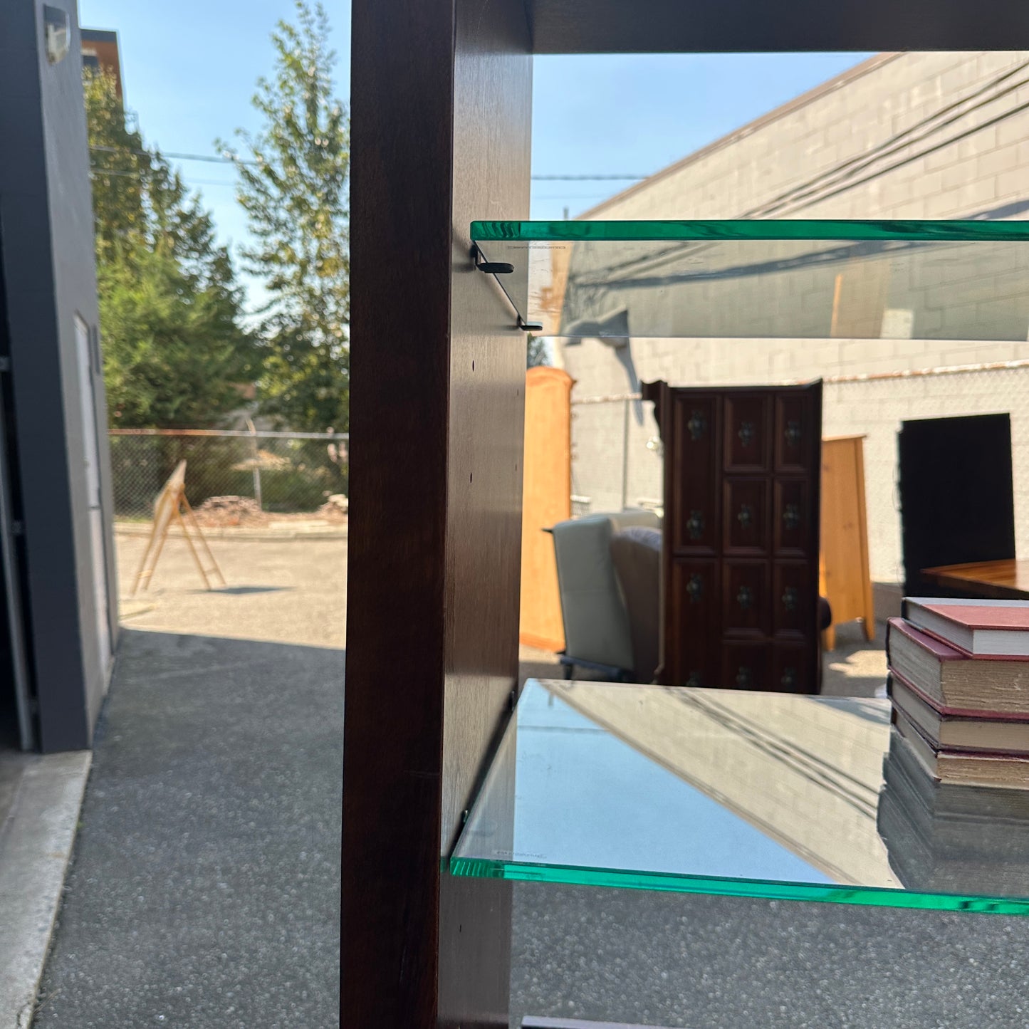 Modern Glass Shelves Bookshelf