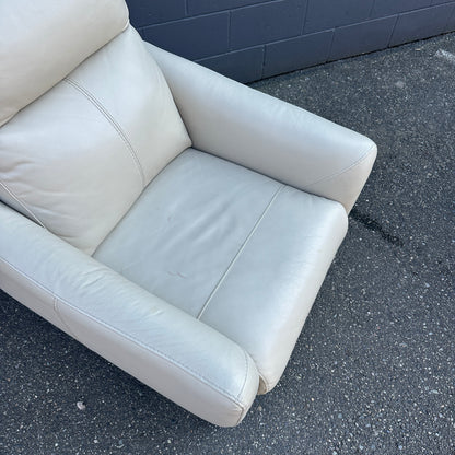 Gilman Creek Cream Leather Push Back Recliner