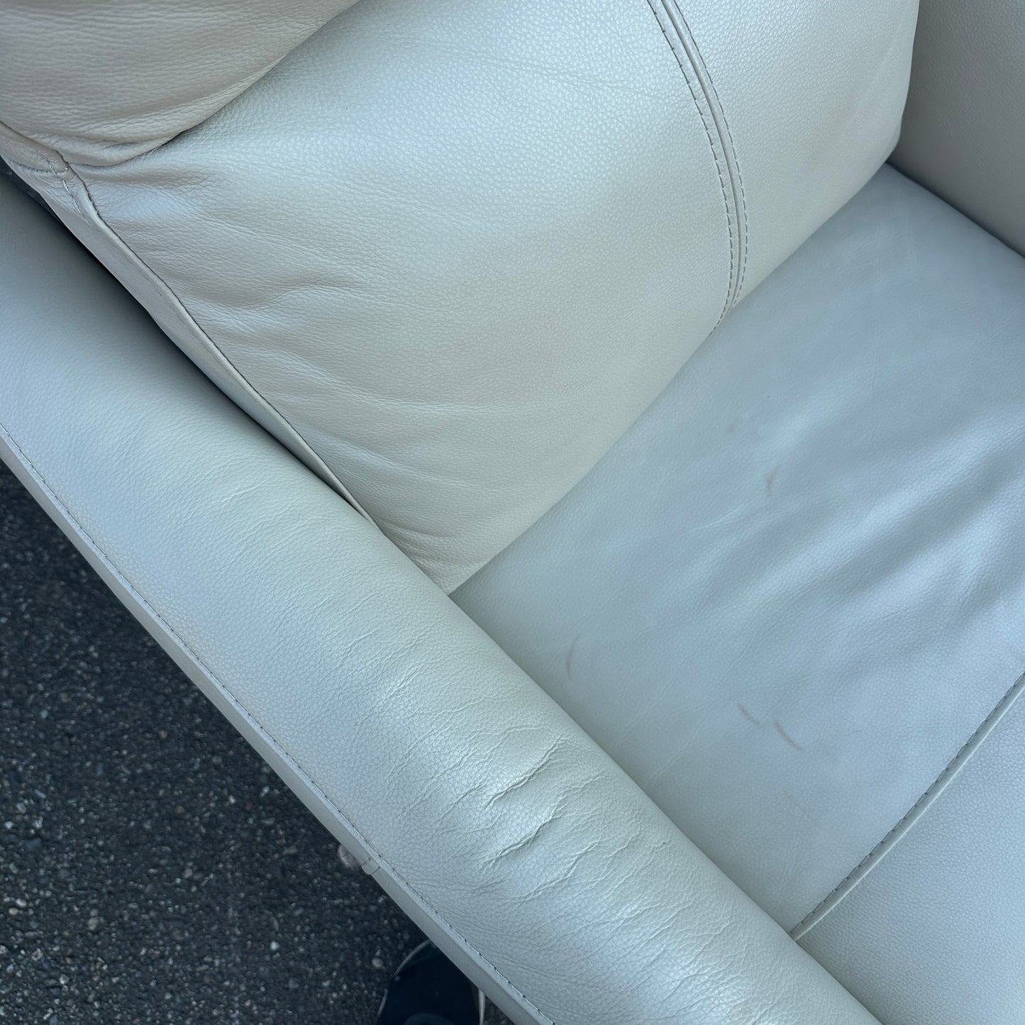 Gilman Creek Cream Leather Push Back Recliner