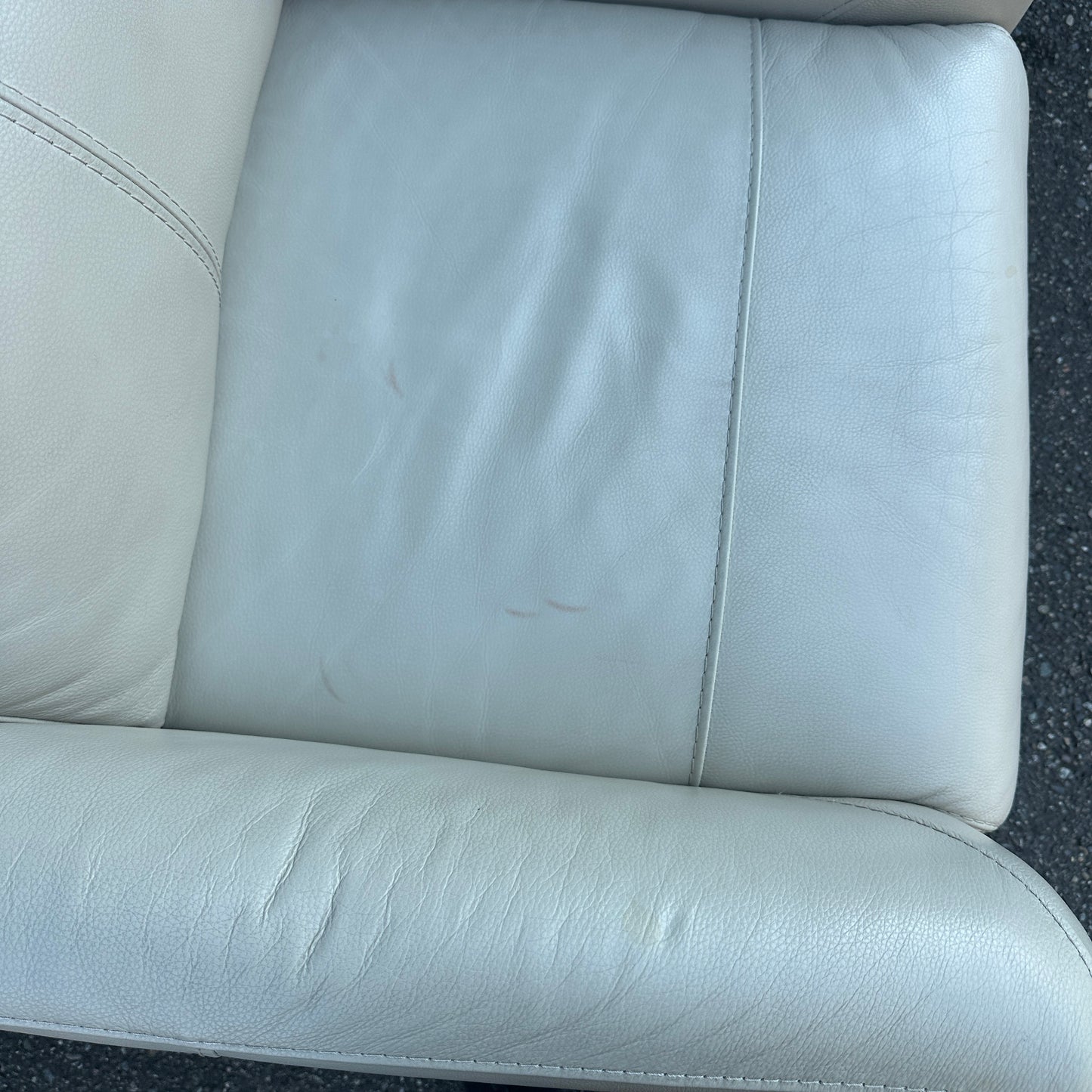 Gilman Creek Cream Leather Push Back Recliner