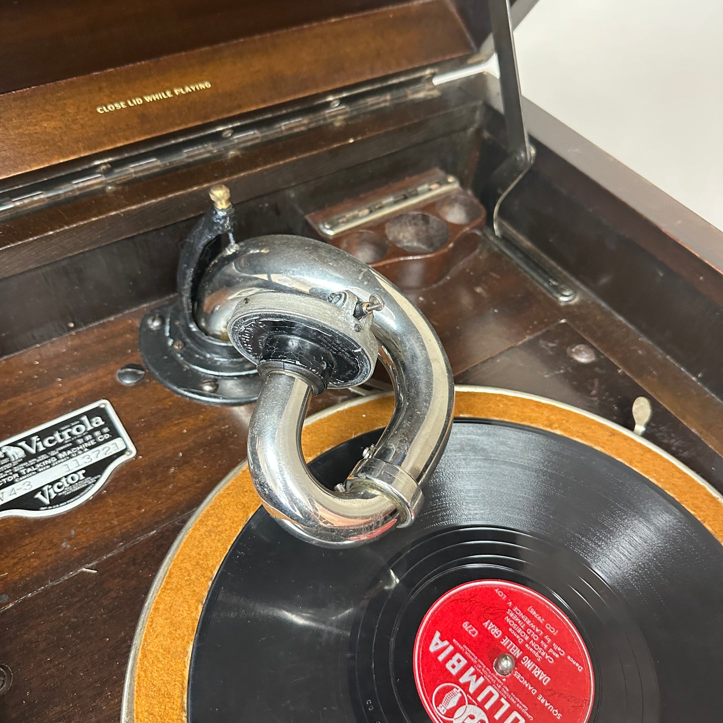 1920s Antique Victor Mahogany Phonograph