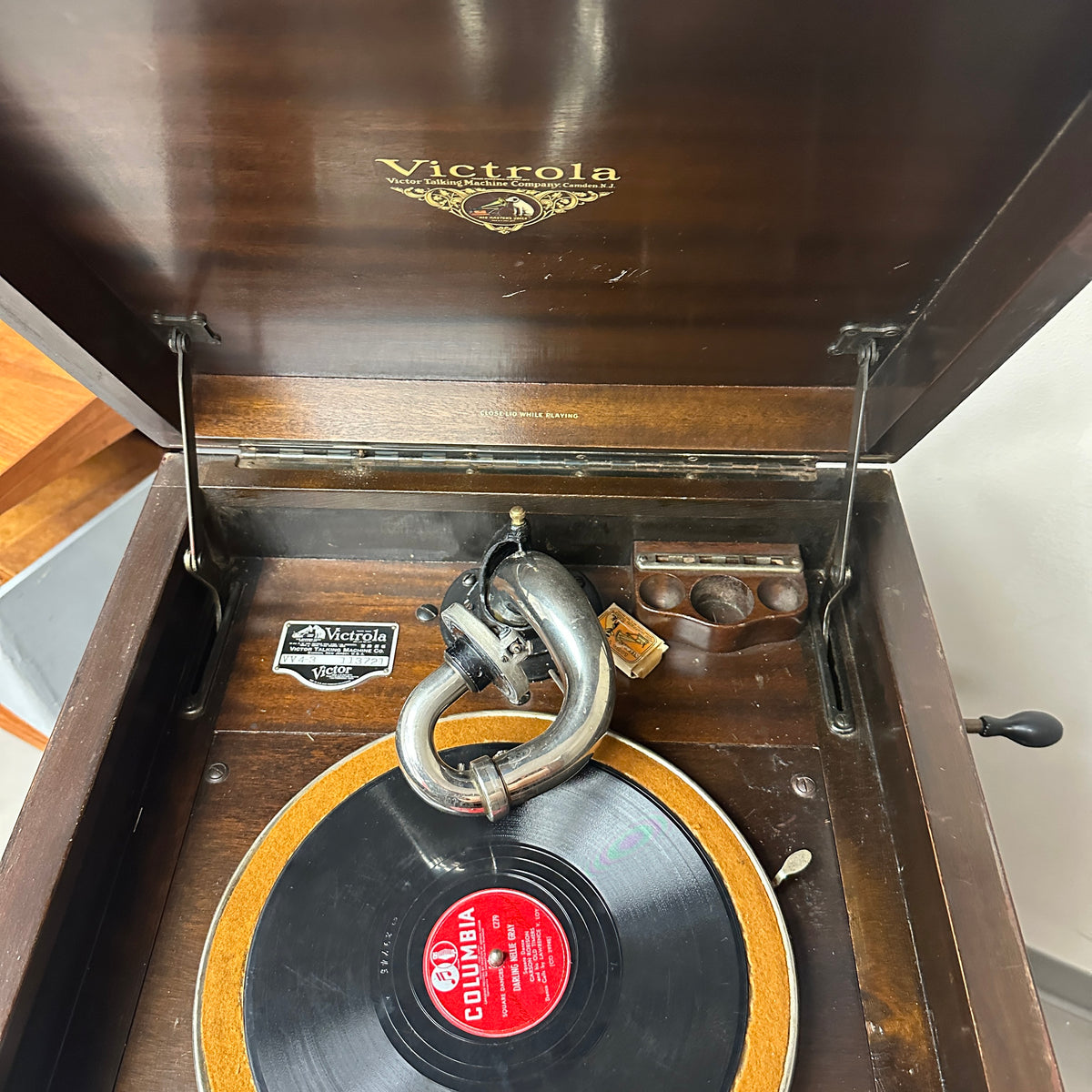 1920s Antique Victor Mahogany Phonograph