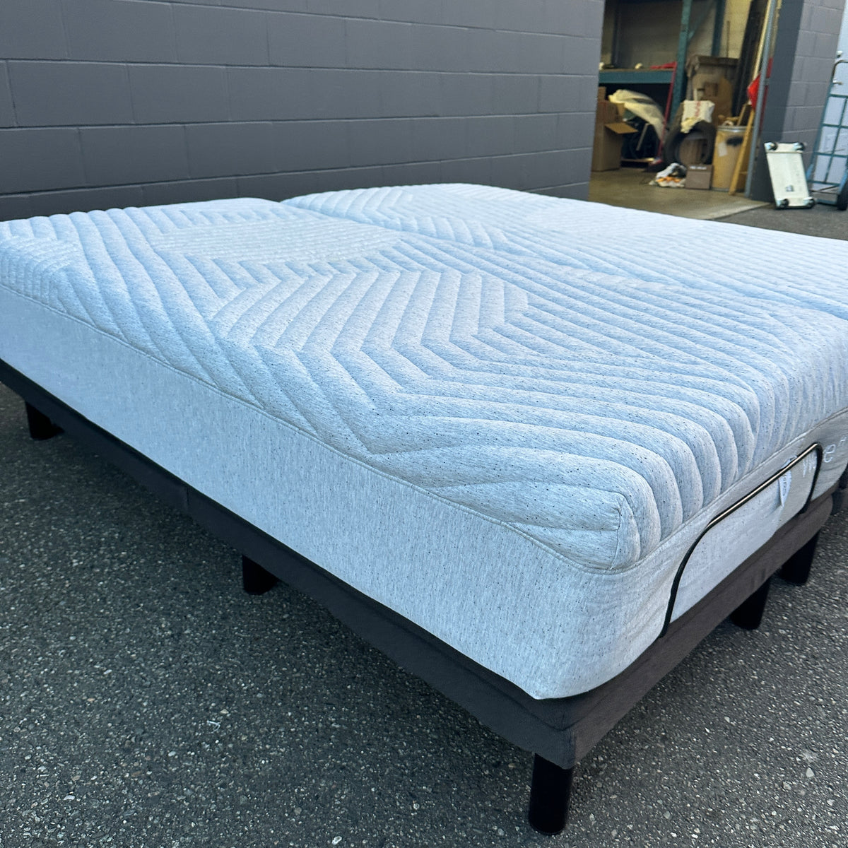 Casper Wave Hybrid Split King Adjustable Bed - Complete Set
