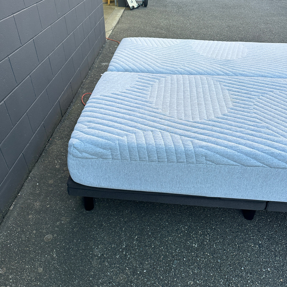 Casper Wave Hybrid Twin XL Mattress Pair / Split King