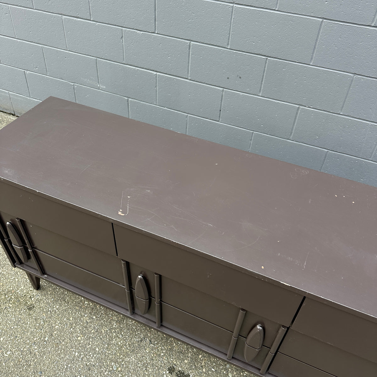Victoriaville MCM  9 Drawers Dresser