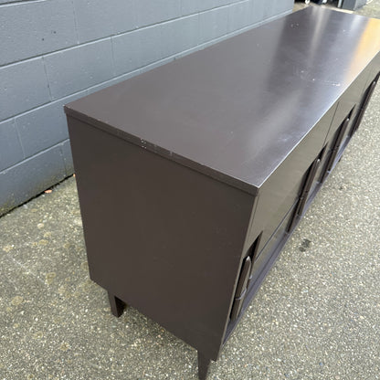 Victoriaville MCM  9 Drawers Dresser