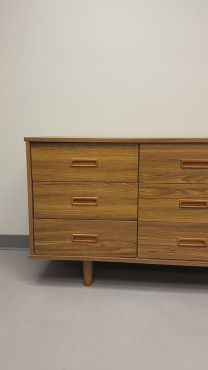 Mid-Century 9 Drawers Dresser by DeFehr
