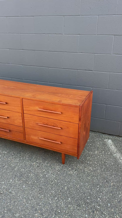 Mid-Century Modern Teak 9 Drawers Dresser