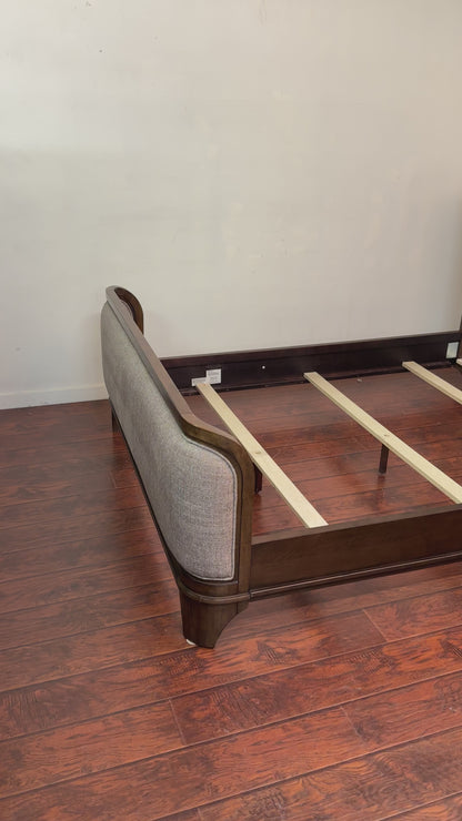 Larrenton Brown Queen Size Bed