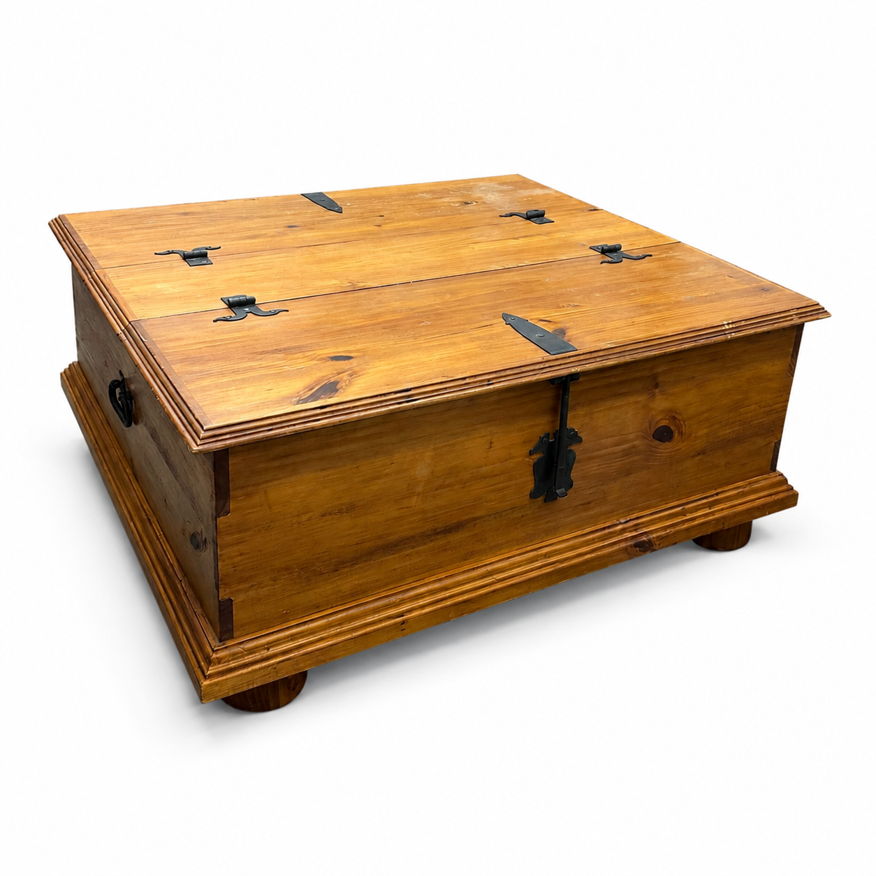 Rustic solid pine storage coffee table
