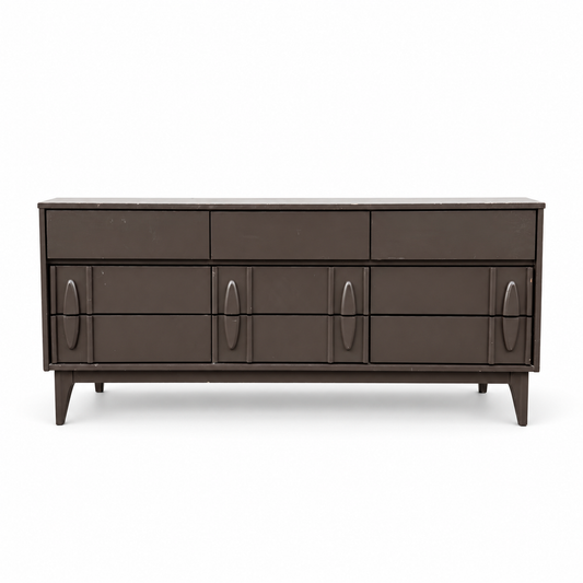 Victoriaville MCM  9 Drawers Dresser — white background